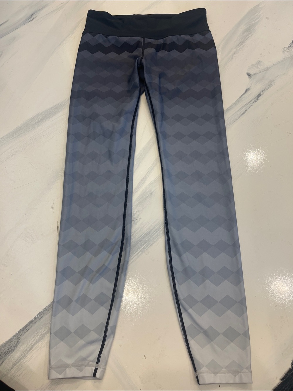 Gap Fit Gray Ombre Chevron High-Waist Leggings